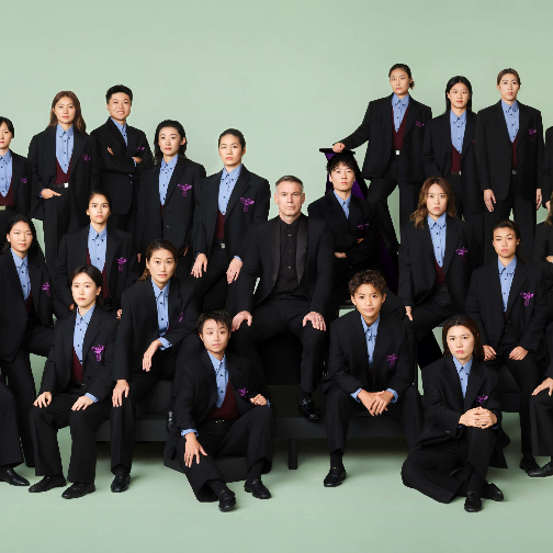 PRADA为中国国家女子足球队打造全新制服