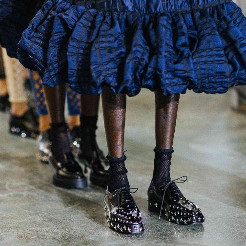 Jimmy Choo携手noir kei ninomiya发布联名系列