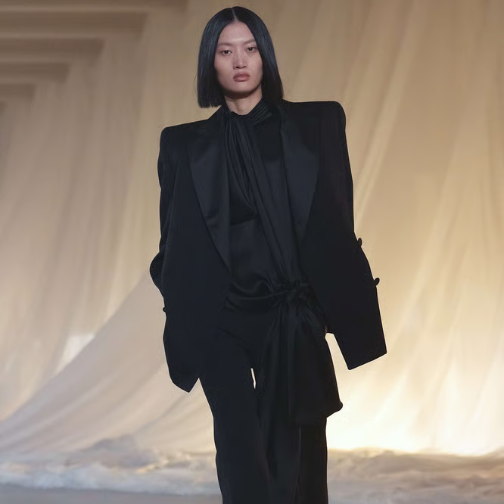 巴黎时装周周三：Courrèges、Balmain与Dries Van Noten