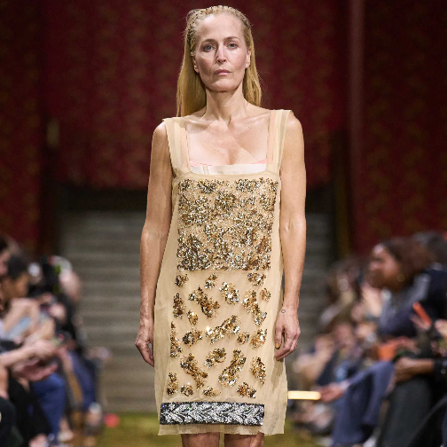 巴黎时装周收官之战：Louis Vuitton的未来主义民俗与Miu Miu的独立女孩主义