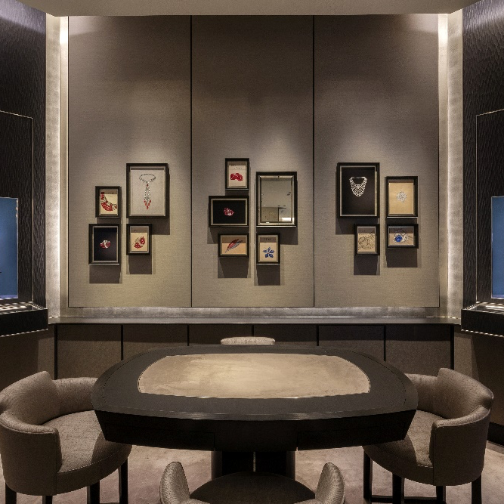 Van Cleef & Arpels梵克雅宝于上海IFC旗舰店1906沙龙巧呈几何图形灵感主题典藏臻品