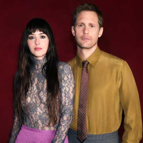 Valentino Beauty邀请Dakota Johnson与Alexander Skarsgård出镜全新香氛广告大片